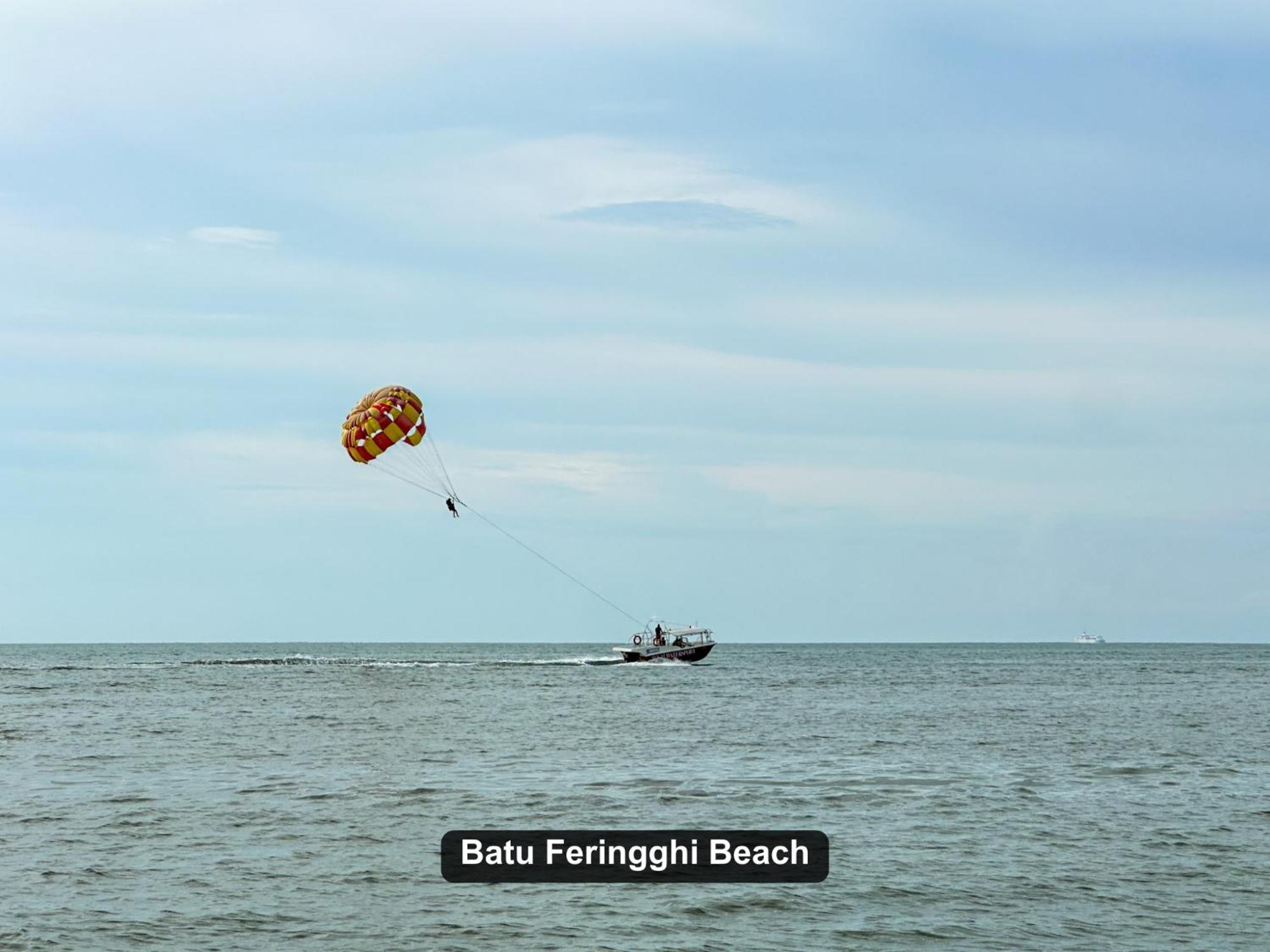 Ferienwohnung By The Sea- Pool And Sea View Batu Feringgi Exterior foto